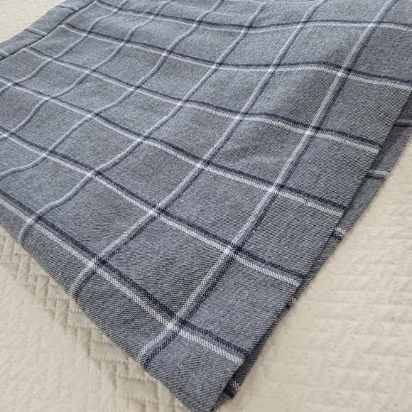 Forever 21 Gray Plaid Women's Skirt Size Small Built In Shorts Skort Mini - Picture 2 of 9